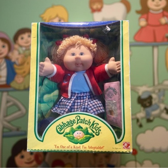 Cabbage Patch Doll Vintage 2004 NIB Beautiful blond hair and freckles NWT - Picture 9 of 16